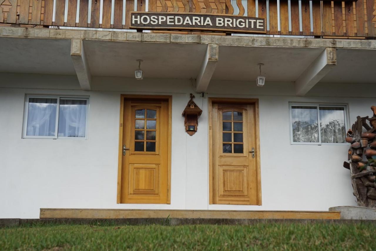 Hospedaria Brigite - Apartamento De Ferias Treze Tílias 外观 照片